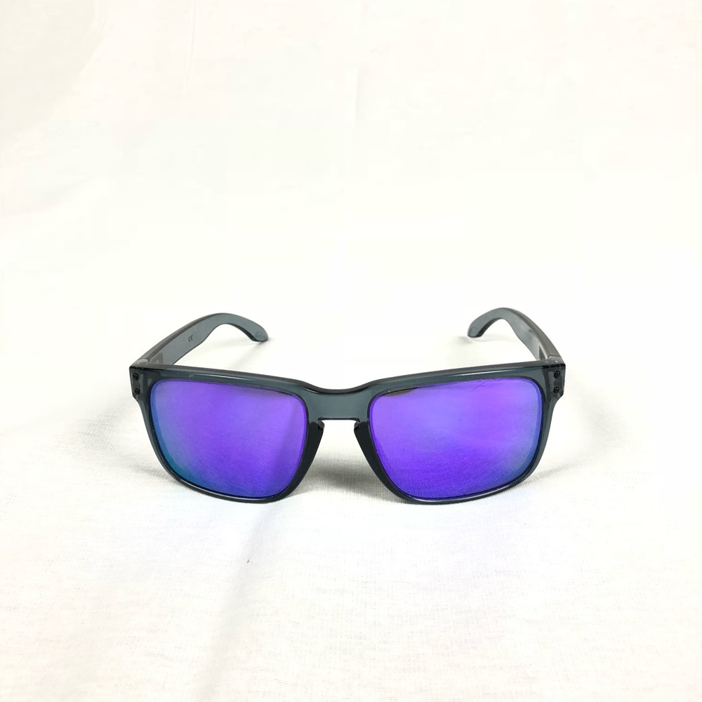 Oakley Holbrook violet iridium lens